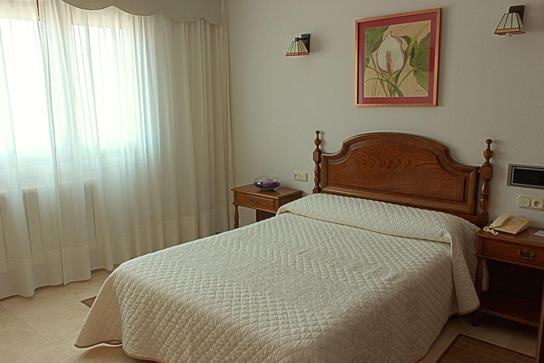 Hotel Serantes โอโกรเบ ห้อง รูปภาพ
